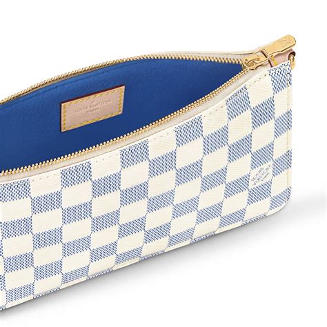 damier vernis lexington pouch.